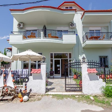 Athanasia Inn Vrasná Esterno foto