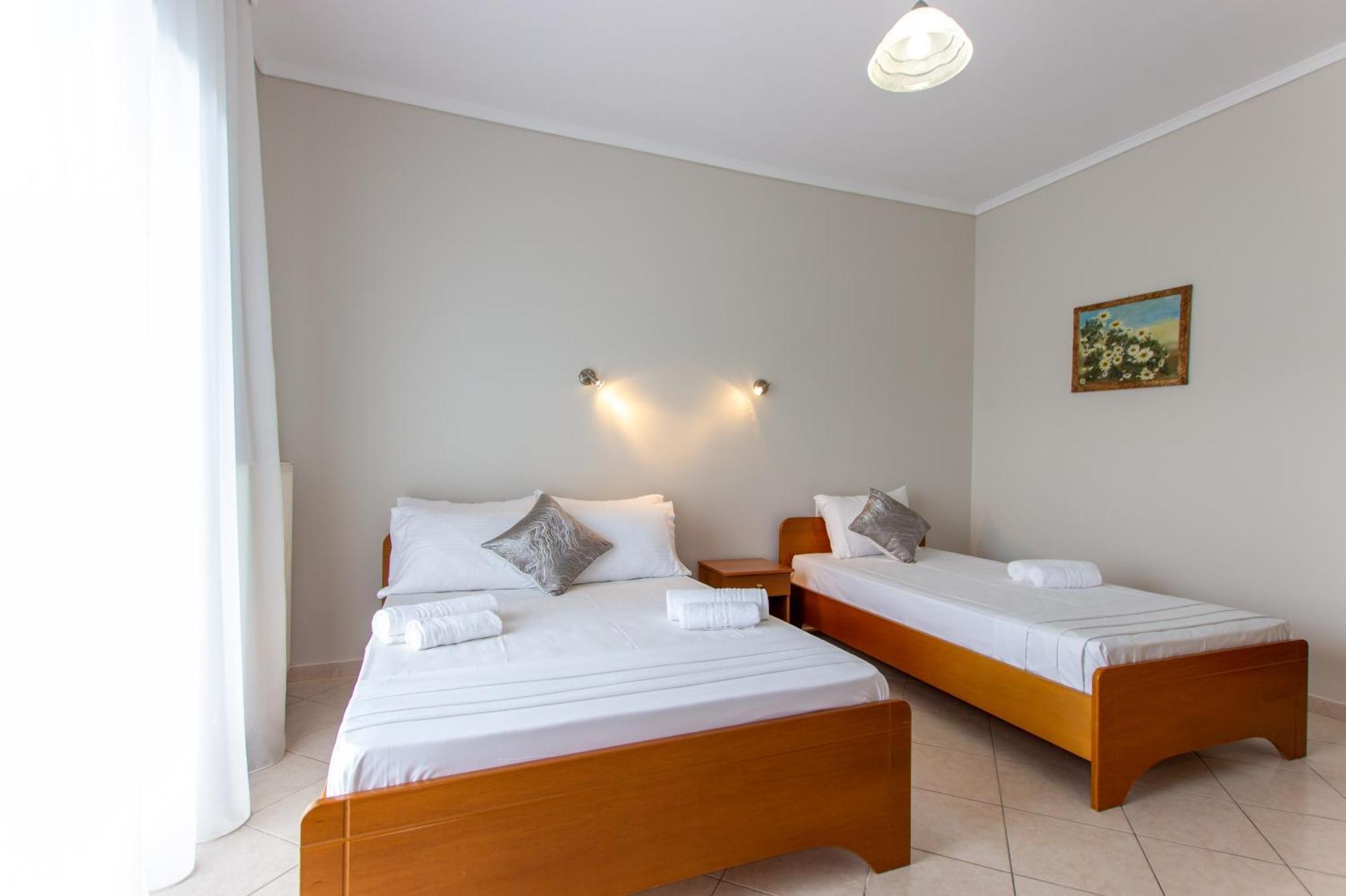 Athanasia Inn Vrasná Esterno foto