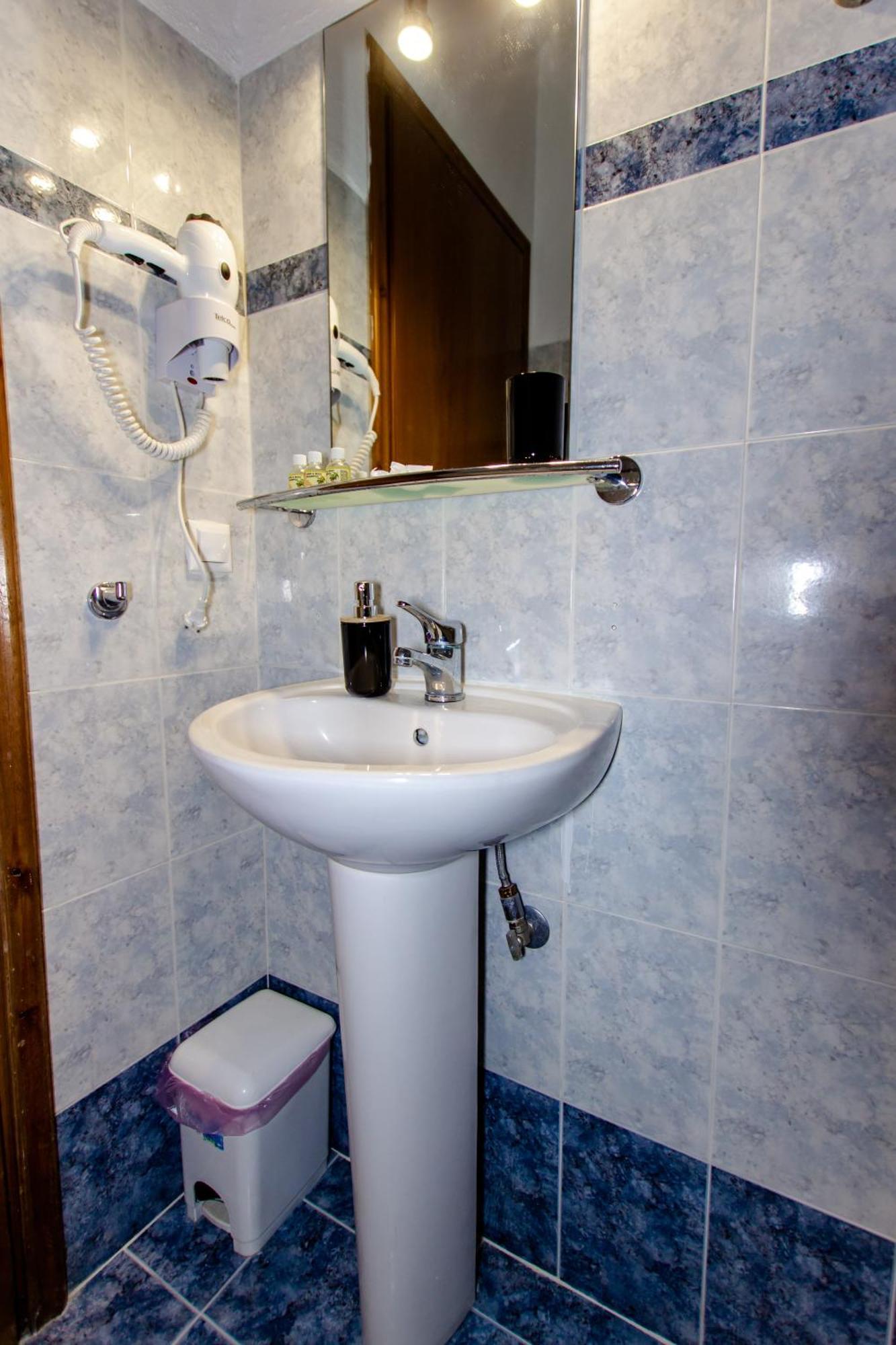 Athanasia Inn Vrasná Esterno foto
