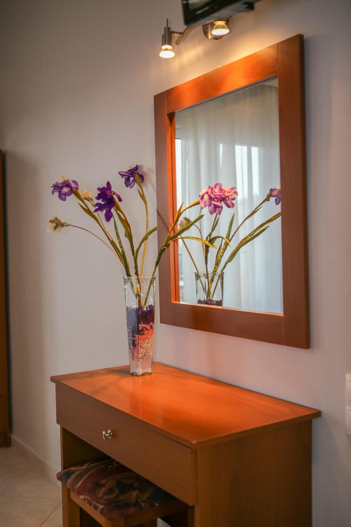 Athanasia Inn Vrasná Esterno foto