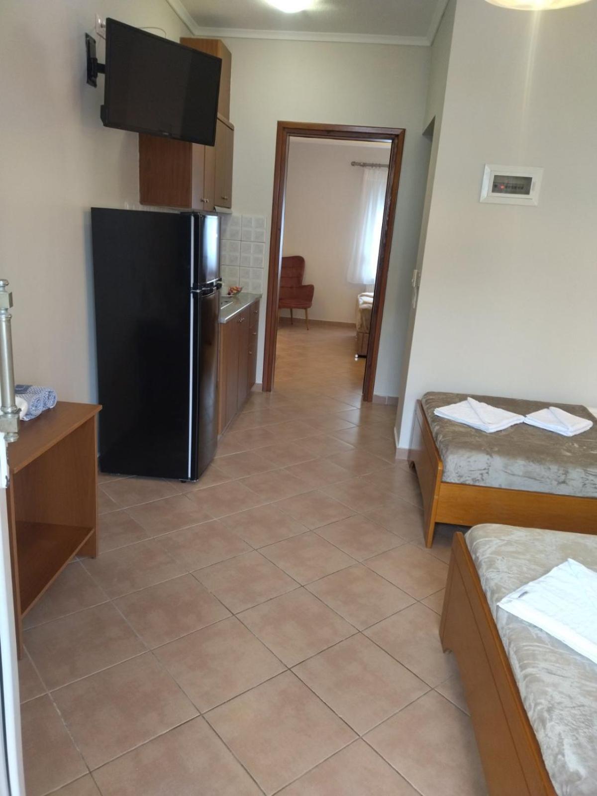 Athanasia Inn Vrasná Esterno foto