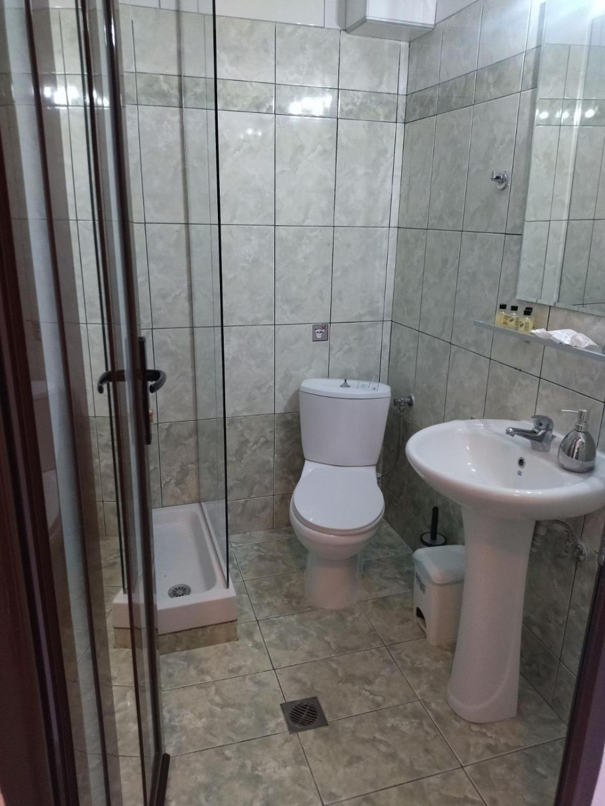 Athanasia Inn Vrasná Esterno foto