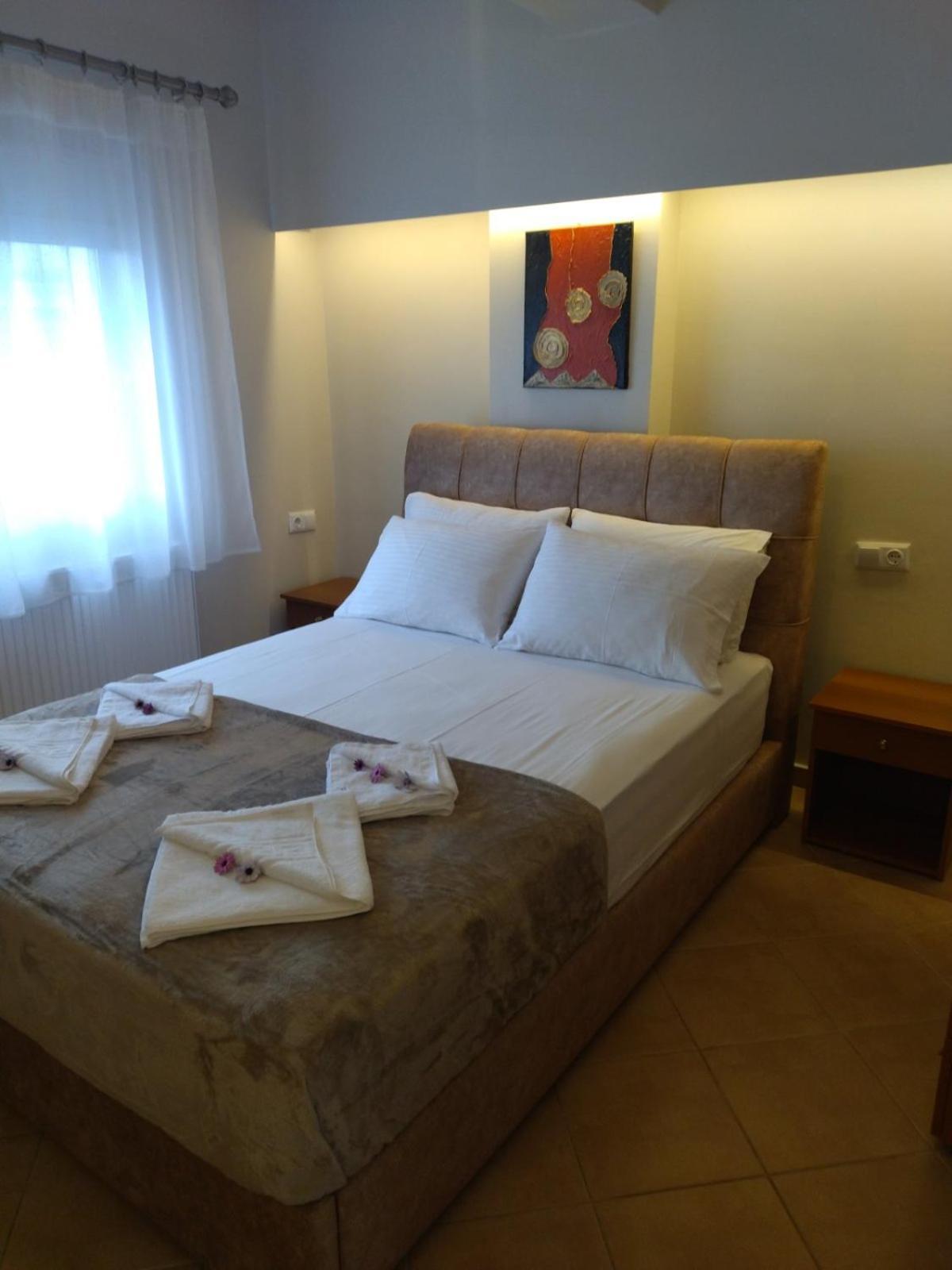 Athanasia Inn Vrasná Esterno foto