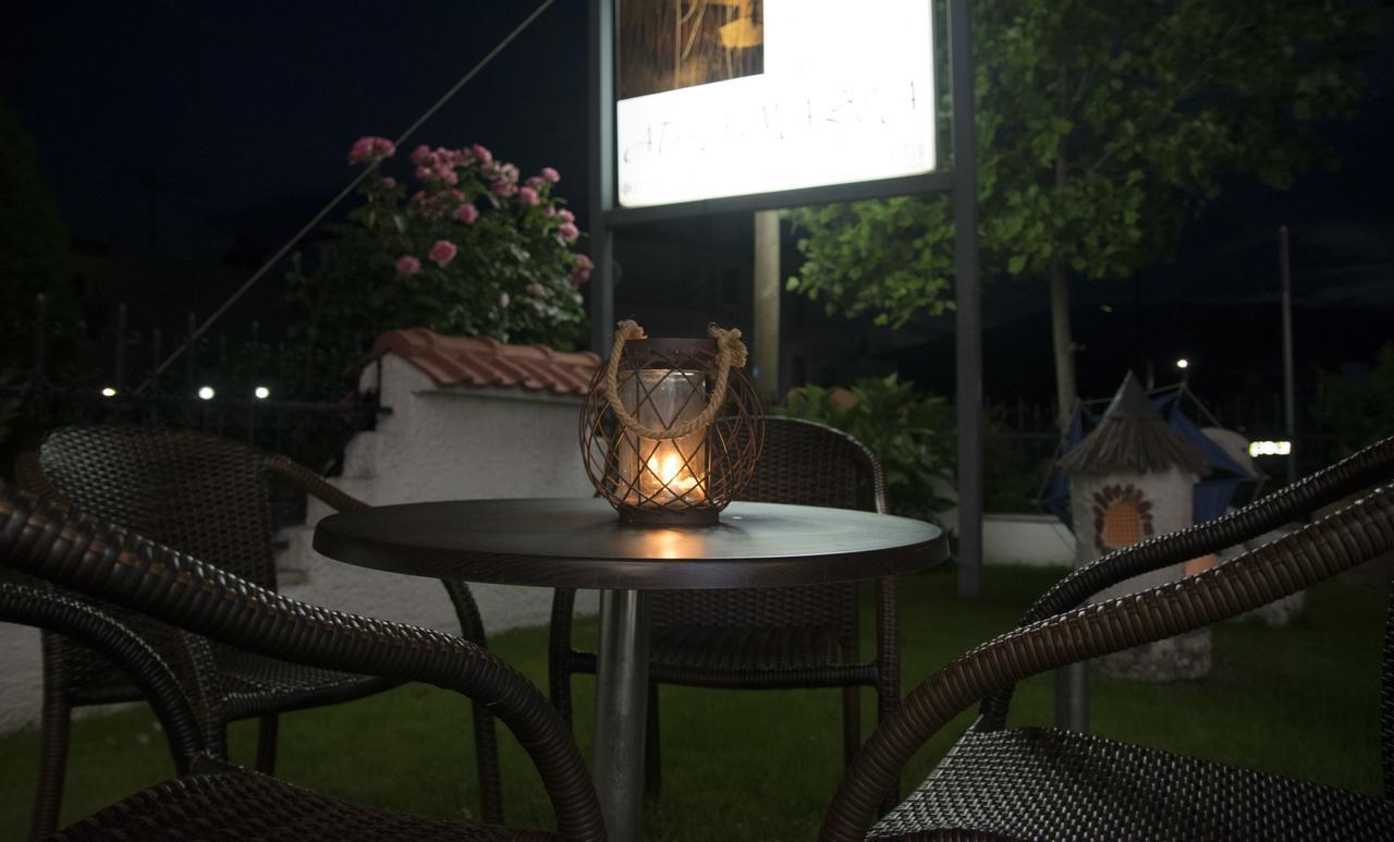 Athanasia Inn Vrasná Esterno foto